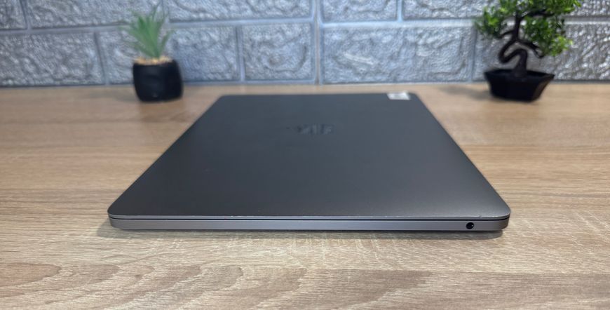 Ноутбук MacBook Pro 2018 / 13" / i5 / 8-256  1-0066 фото