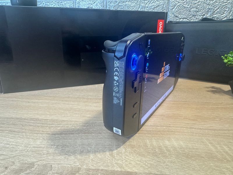 Портативна консоль Lenovo legion GO / Ryzen Z1 extreme / 16-512 2-0028 фото