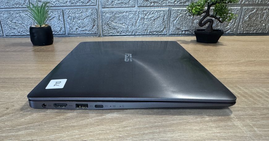 Ноутбук Asus 13.3" Full HD / i5-8265u / MX150 2GB / 8-500 1-0074 фото