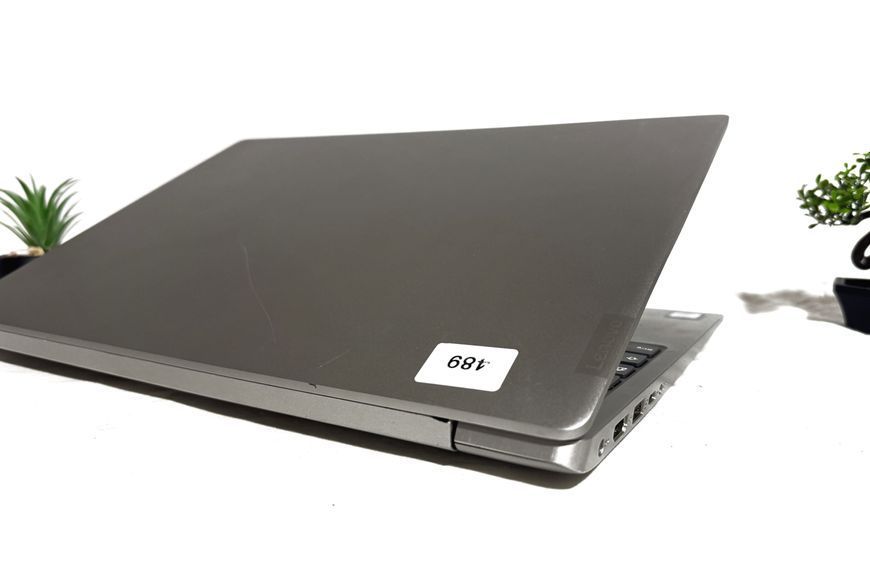 Ноутбук Lenovo 15.6" Full HD / i5-8250U / 8-256 1-0013 фото