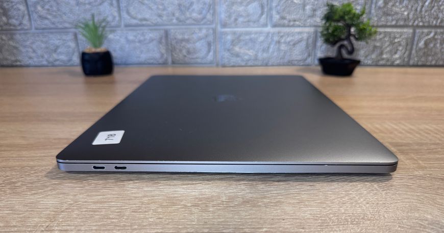 Ноутбук MacBook Pro 2017 / 15" / i7 / 16-256  1-0079 фото
