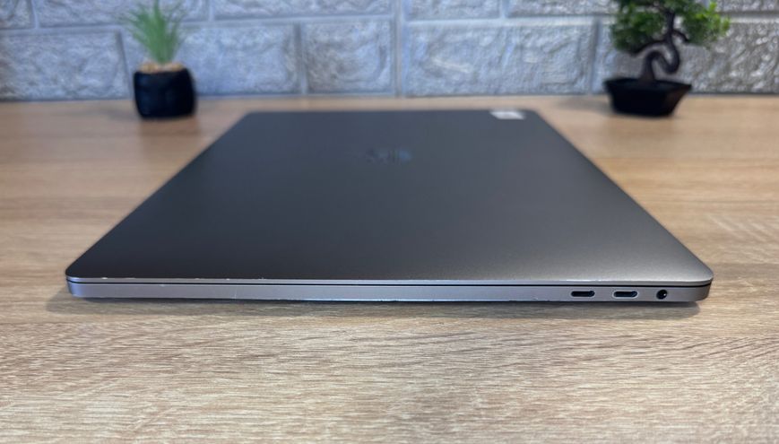 Ноутбук MacBook Pro 2017 / 15" / i7 / 16-256  1-0079 фото