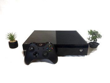 Ігрова консоль XBOX ONE 2-0009 фото