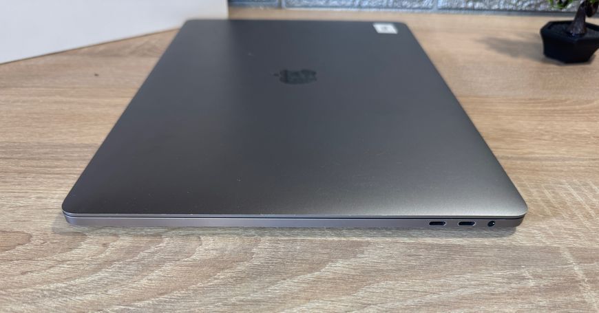 Ноутбук MacBook Pro 2016 / 15" / i7 / 16-512  1-0082 фото